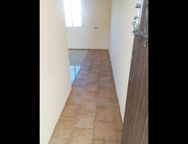 2 BEDROOM DUPLEX TO LET IN CROFTDENE